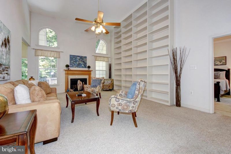 3260 Elsa Ave, Waldorf, MD 20603