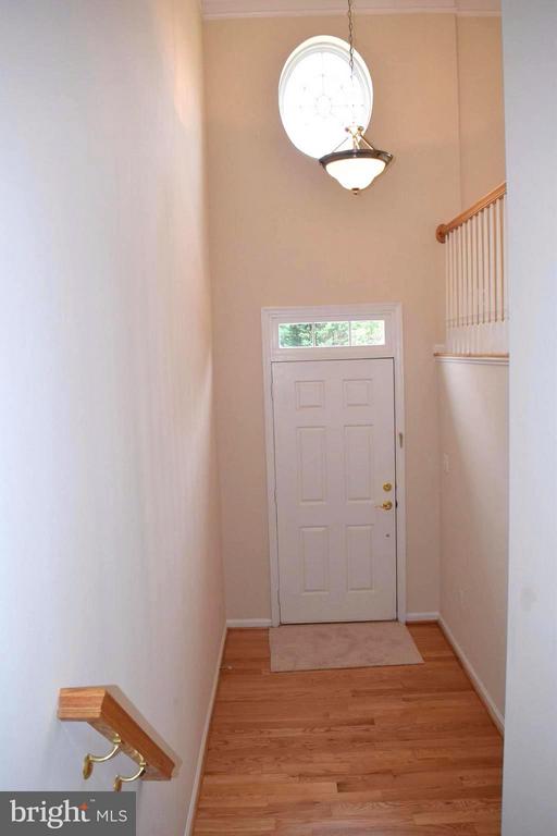 4475 Monmouth St, Fairfax, VA 22030