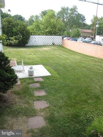 725 Elden St, Herndon, VA 20170