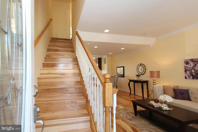 2413 E St NE, Washington, DC 20002