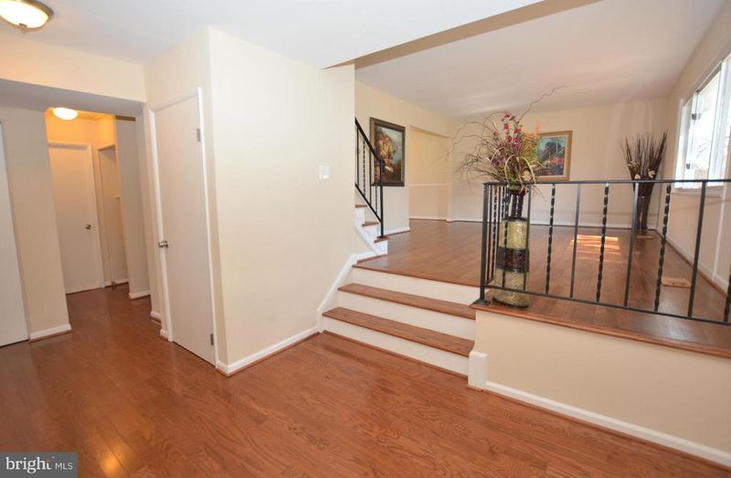 404 Shaw Ave E, Silver Spring, MD 20904
