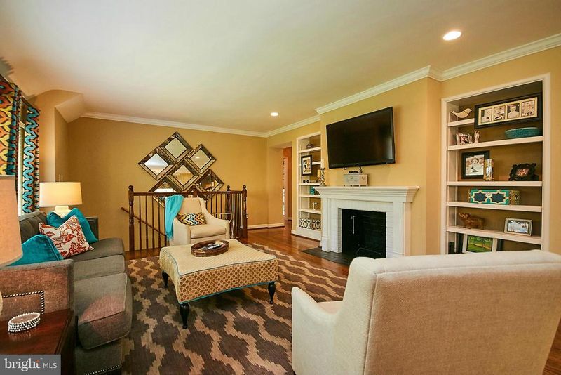 3801 Edison St, Arlington, VA 22207