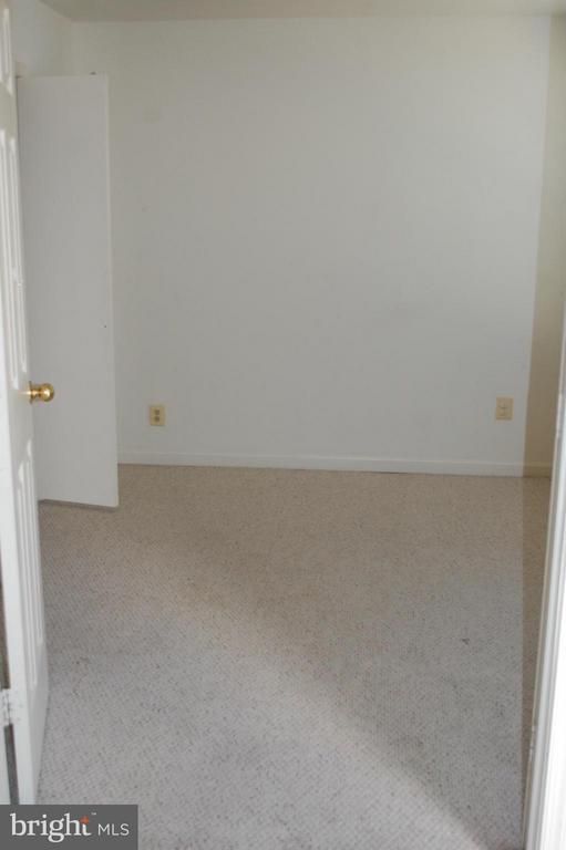 22938 Adelphi Ter, Sterling, VA 20166