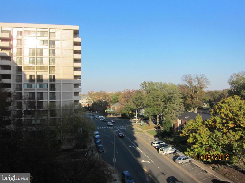 4141 Henderson Rd #422, Arlington, VA 22203
