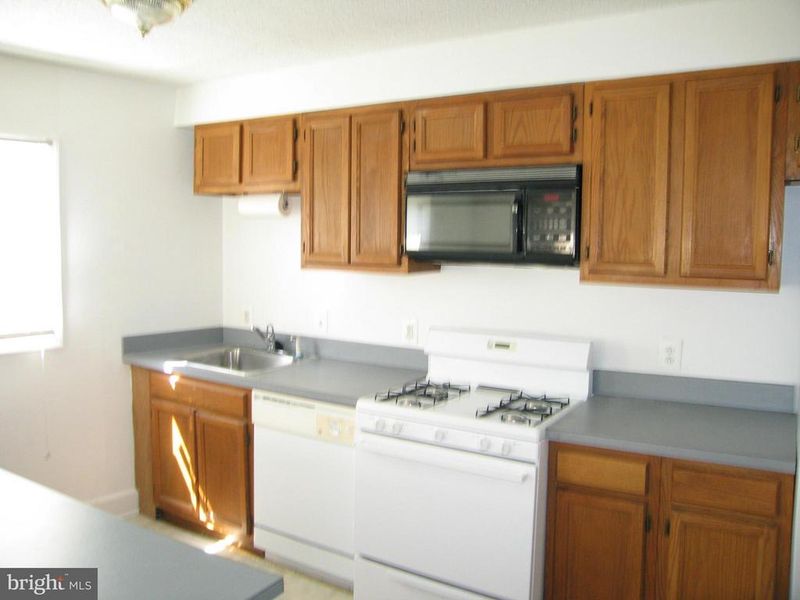 402 N C St #201, Quantico, VA 22134
