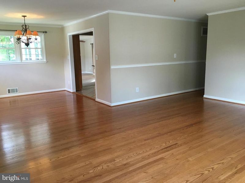 7617 Gresham St, Springfield, VA 22151