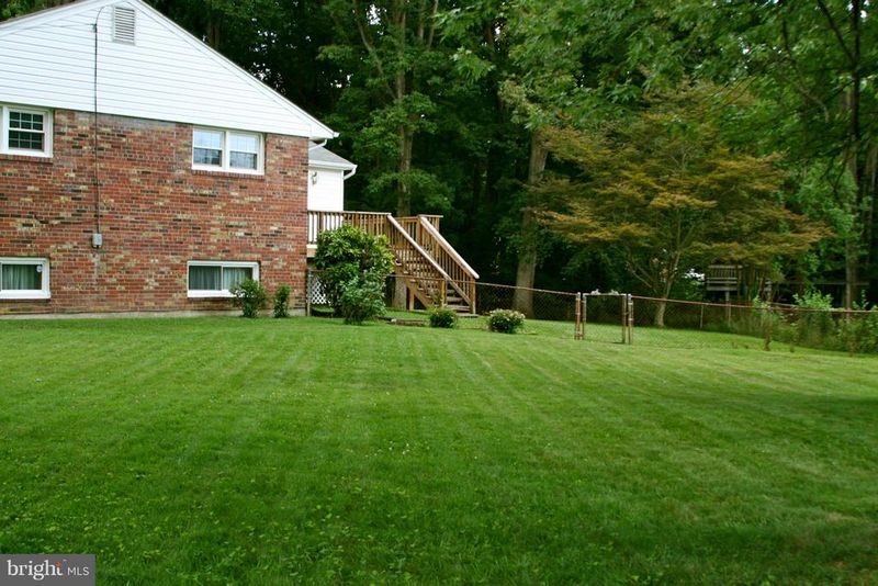 7617 Gresham St, Springfield, VA 22151