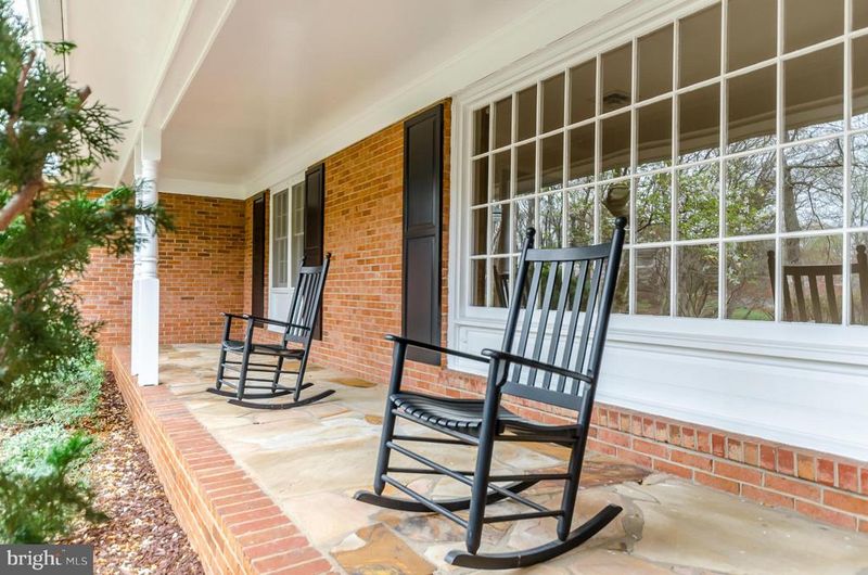 807 Clear Spring Rd, Great Falls, VA 22066