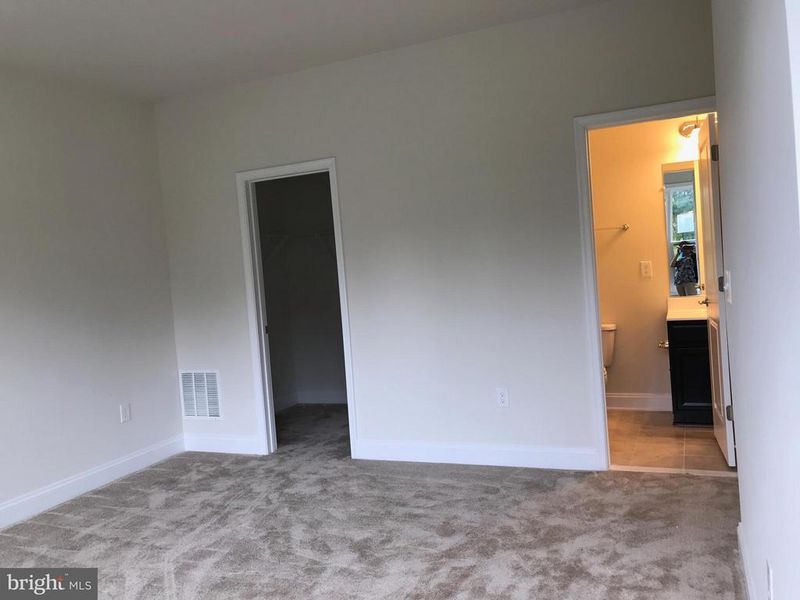 43219 Clarendon Sq, Ashburn, VA 20148