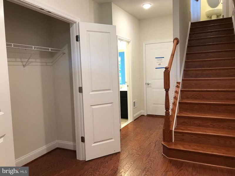 43219 Clarendon Sq, Ashburn, VA 20148