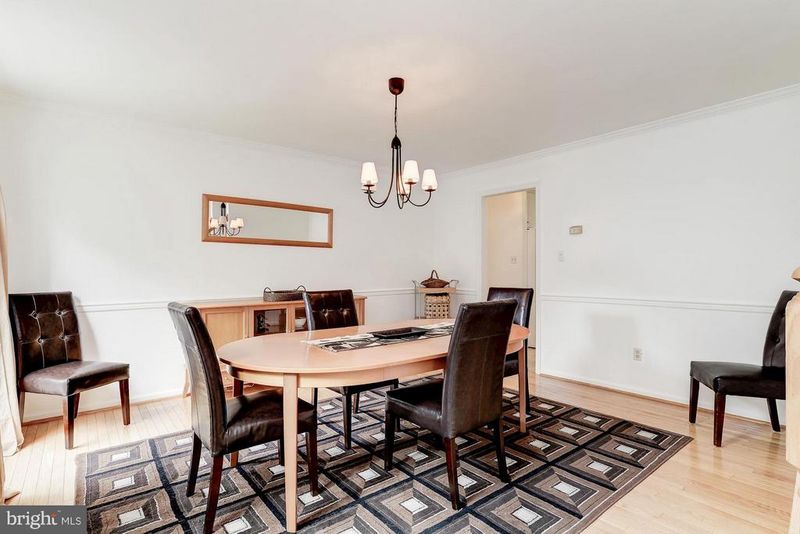 10 Jaystone Ct, Silver Spring, MD 20905
