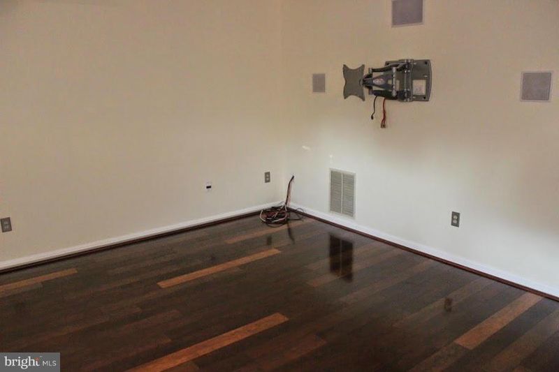14324 Bradshaw Dr, Silver Spring, MD 20905