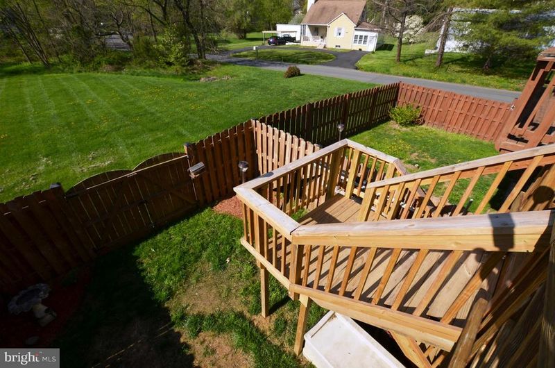 234 Frazer Dr, Purcellville, VA 20132