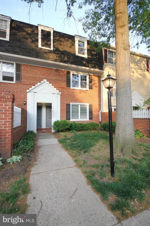 2832 Wakefield St S #C, Arlington, VA 22206