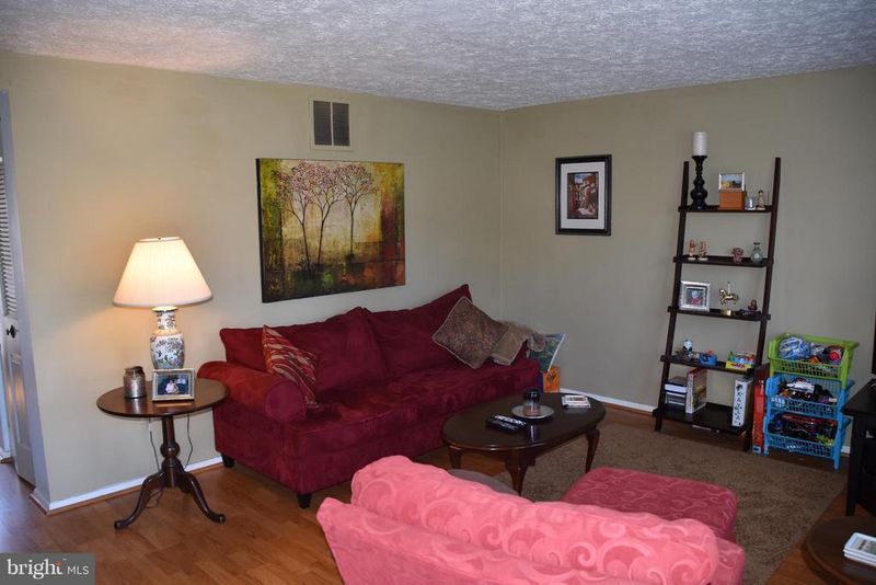 7708 Fawn Ct, Rockville, MD 20855