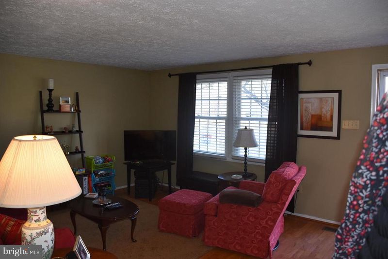 7708 Fawn Ct, Rockville, MD 20855