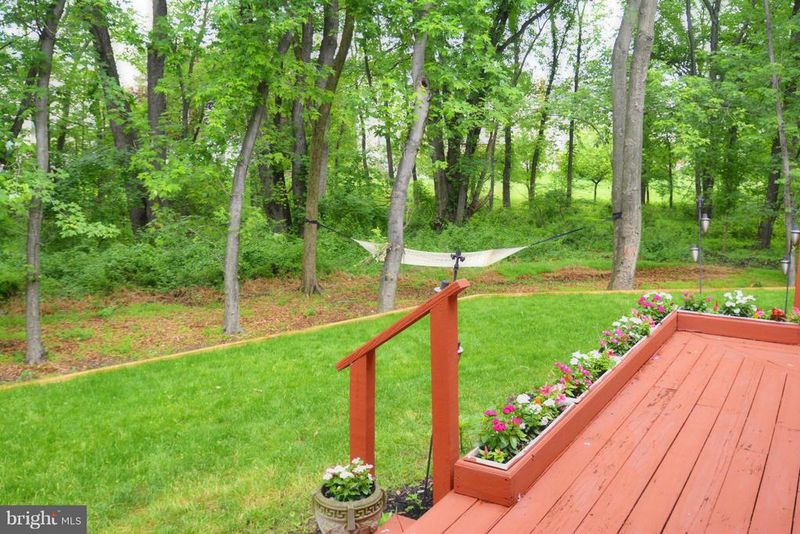 13228 Maplecrest Dr, Potomac, MD 20854
