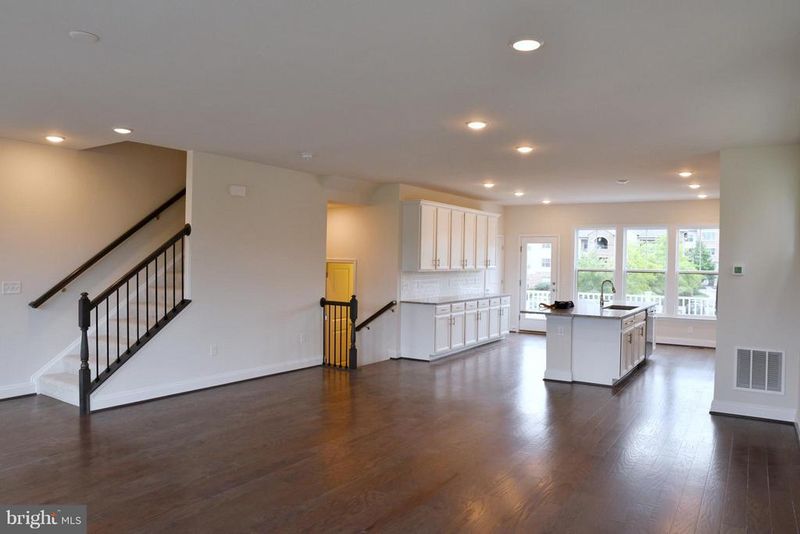 43229 Clarendon Sq, Ashburn, VA 20148