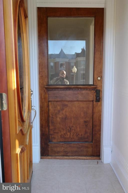 527 12th St NE, Washington, DC 20003