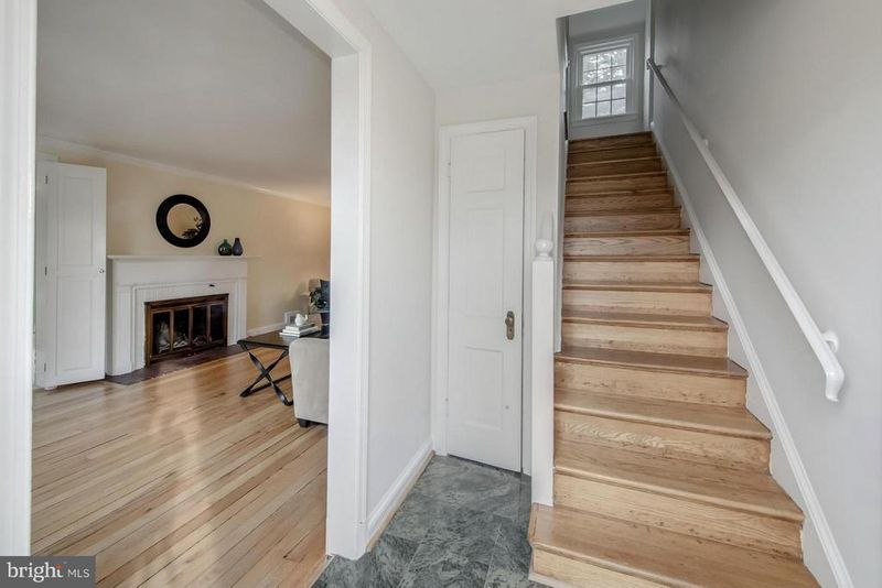 9521 Thornhill Rd, Silver Spring, MD 20901