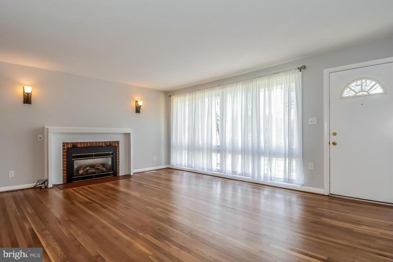 11009 Nicholas Dr, Silver Spring, MD 20902