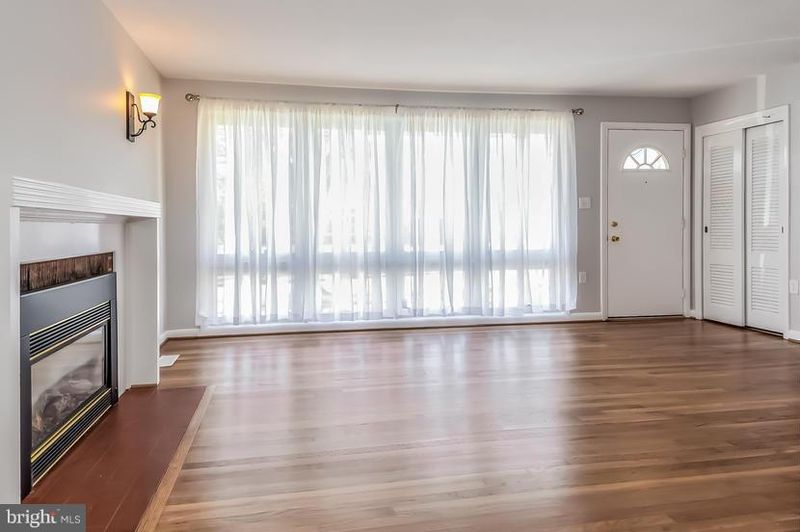11009 Nicholas Dr, Silver Spring, MD 20902