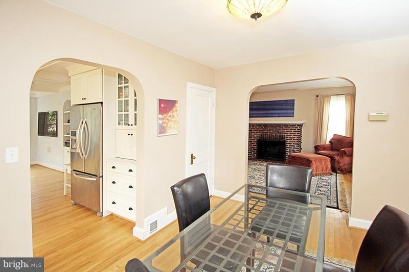 2012 Lansdowne Way, Silver Spring, MD 20910