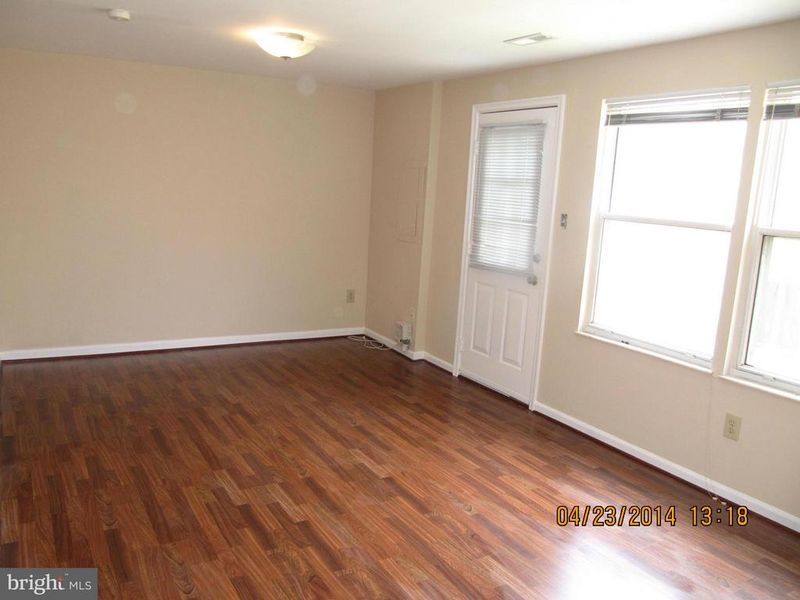 22352 Stablehouse Dr, Sterling, VA 20164