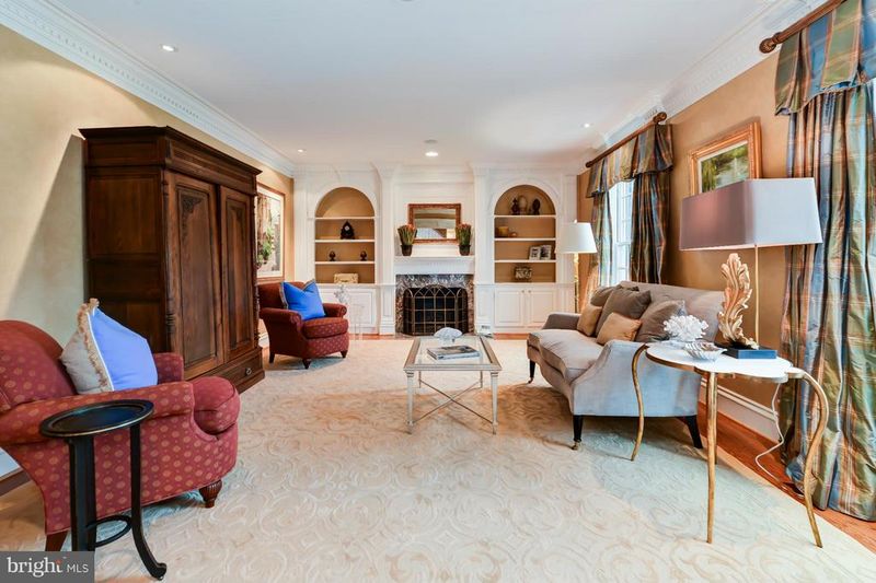 9063 Tower House Pl, Alexandria, VA 22308