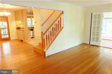 247 Barton St N, Arlington, VA 22201