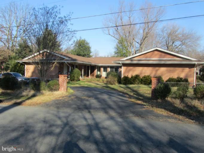 2159 Chain Bridge Rd, Vienna, VA 22182