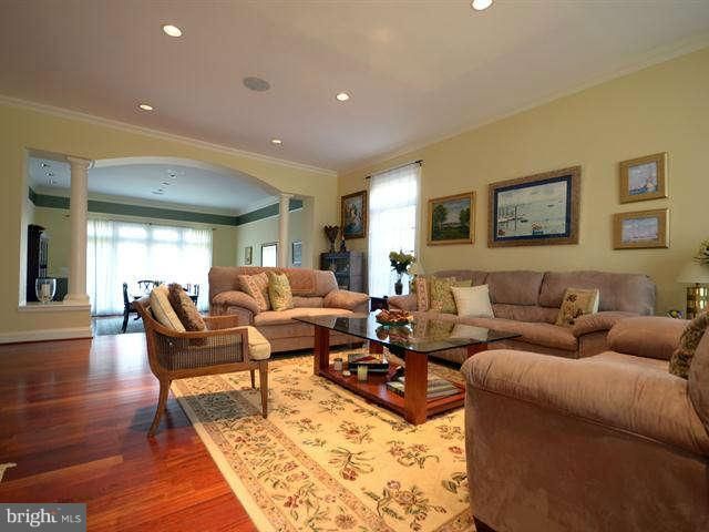 11802 Henry Fleet Dr, Potomac, MD 20854
