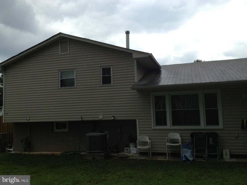 8012 Greenfield Dr, Lanham, MD 20706