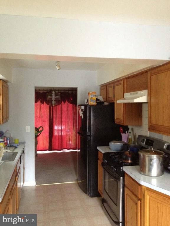 8012 Greenfield Dr, Lanham, MD 20706