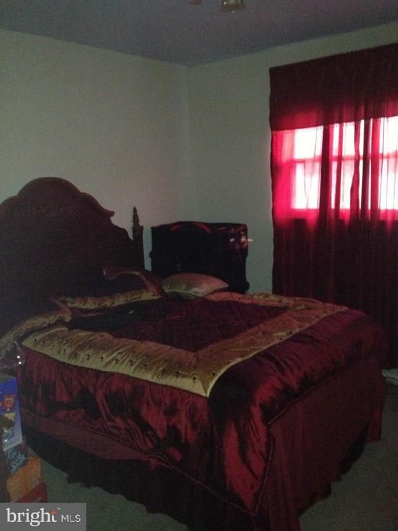 8012 Greenfield Dr, Lanham, MD 20706