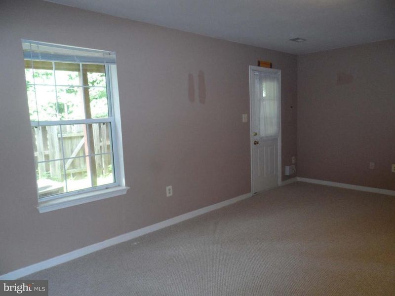2508 Clover Field Cir, Herndon, VA 20171