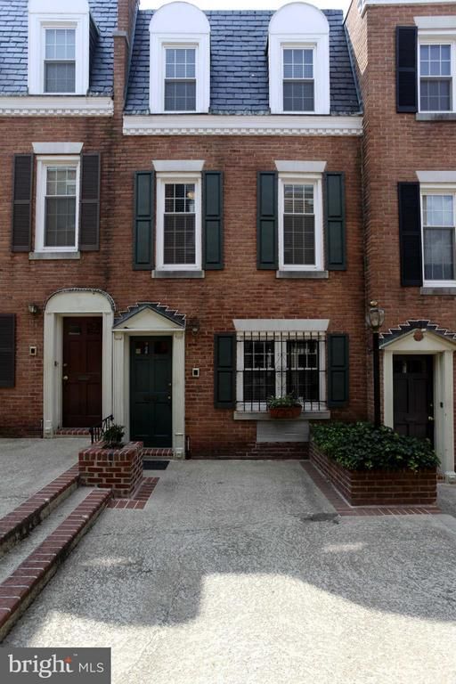 1823 Biltmore St NW #15, Washington, DC 20009