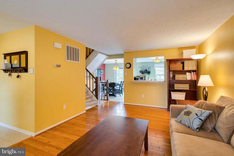 523 Philmont Dr, Gaithersburg, MD 20878