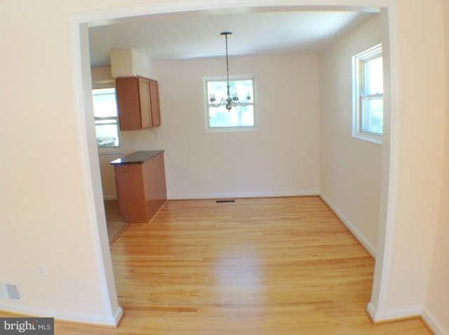 905 Snure Rd, Silver Spring, MD 20901