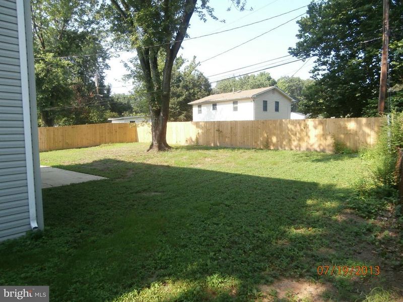128 Jefferson Rd, Waldorf, MD 20602