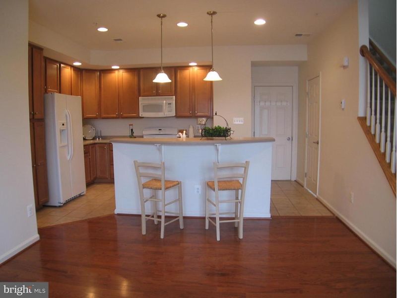 2531 Eastbourne Dr #252, Woodbridge, VA 22191