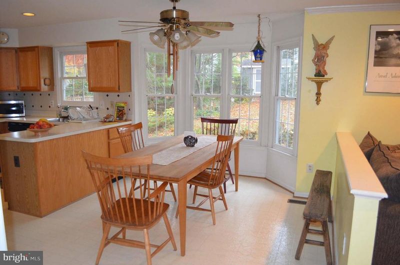 807 Orange Dr, Silver Spring, MD 20901