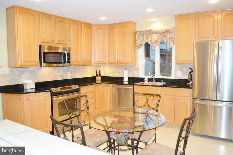 101 Tapawingo Rd SW, Vienna, VA 22180