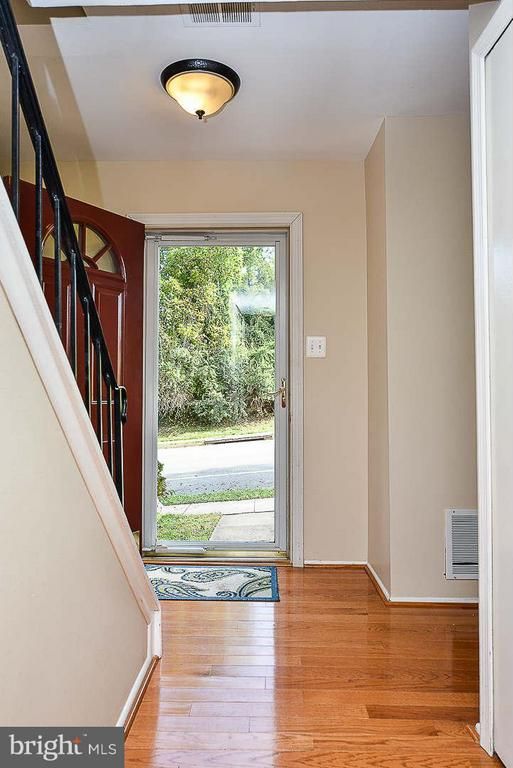 5320 Danbury Forest Dr, Springfield, VA 22151