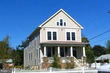 3518 Maple Ct, Baileys Crossroads, VA 22041