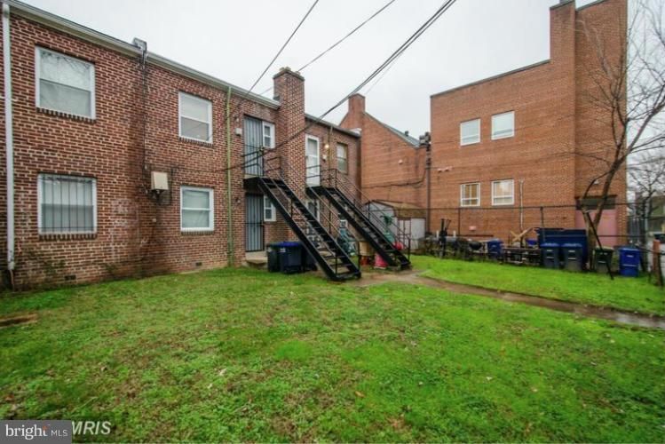 1739 Gales Pl NE, Washington, DC 20002