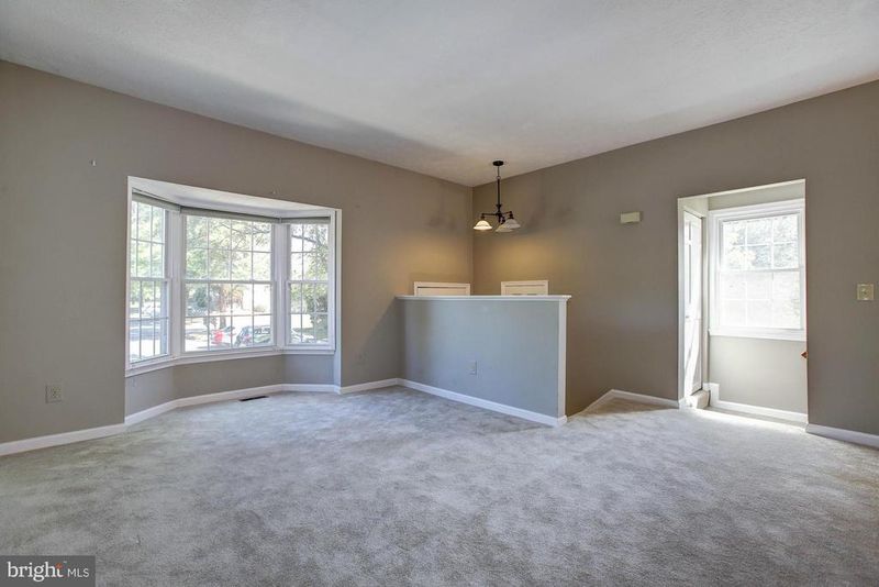 13421 Elevation Ln, Herndon, VA 20171