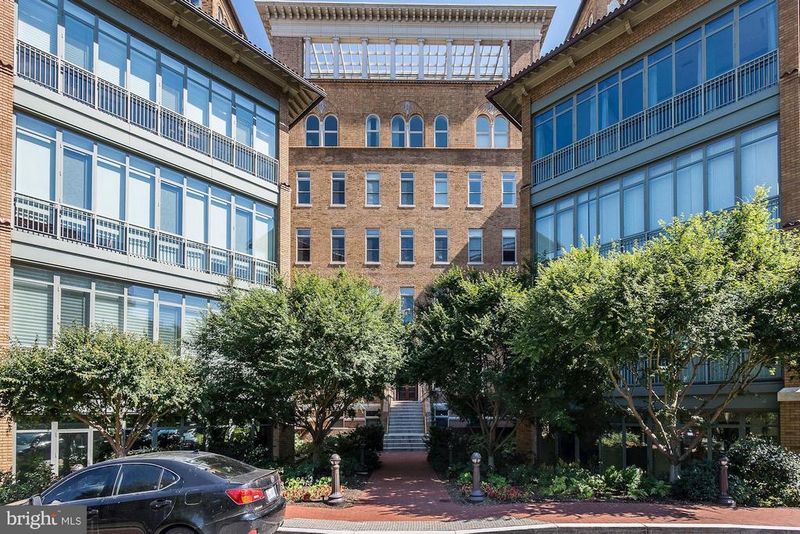 2425 L St NW #320, Washington, DC 20037