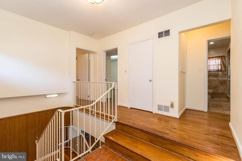 9322 W Parkhill Dr, Bethesda, MD 20814