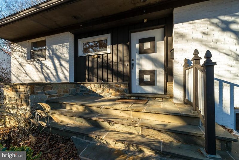 9322 W Parkhill Dr, Bethesda, MD 20814